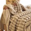 MIĘKKI KOC NARZUTA NA ŁÓŹKO WYTŁACZANE PASKI SHERPA CIEPŁY 230X220 BEŻOWY