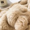 MIĘKKI KOC NARZUTA NA ŁÓŹKO WYTŁACZANE PASKI SHERPA CIEPŁY 230X220 BEŻOWY - obrazek 6